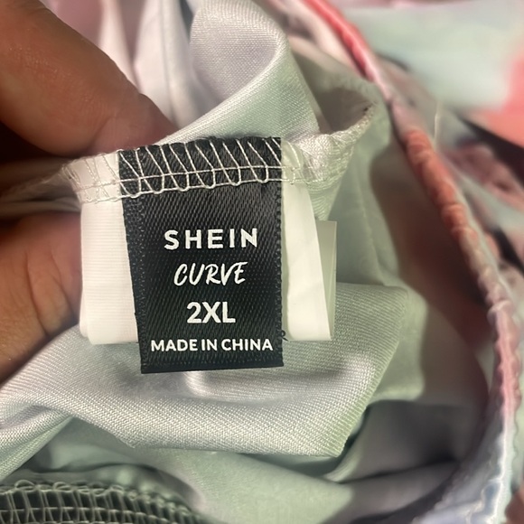 SHEIN capris multicolored - Picture 2 of 2